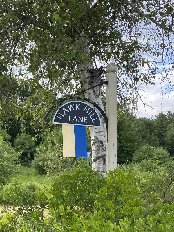 28 Hawk Hill LN, Freeport, ME 04032