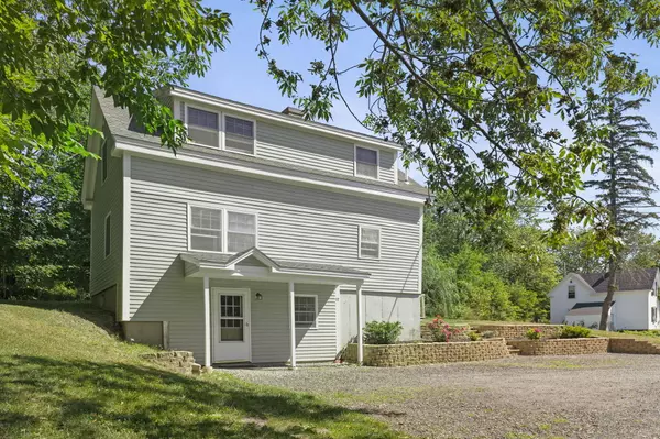 Sabattus, ME 04280,17 Hemlock ST