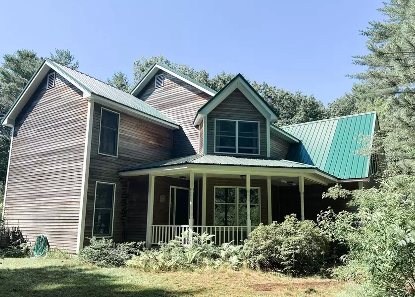 29 Woodland RD, Pownal, ME 04069