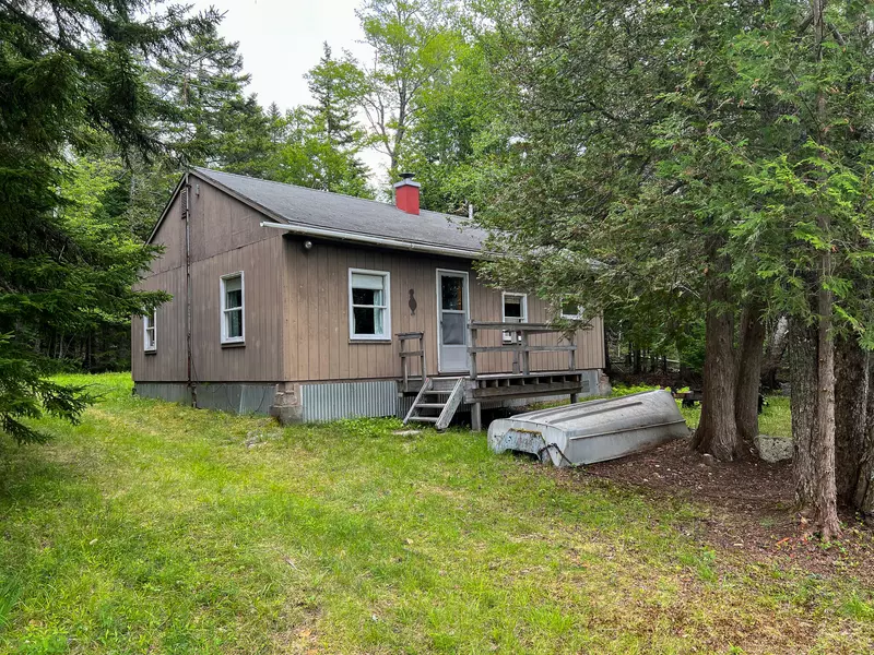 63 Pratt Lane, Danforth, ME 04424