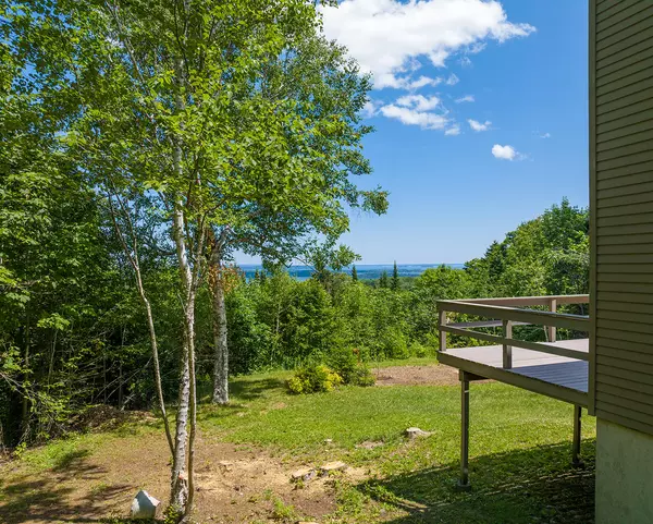 Northport, ME 04849,40 Nelson DR