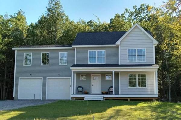 26 Hayfield LN, Windham, ME 04062