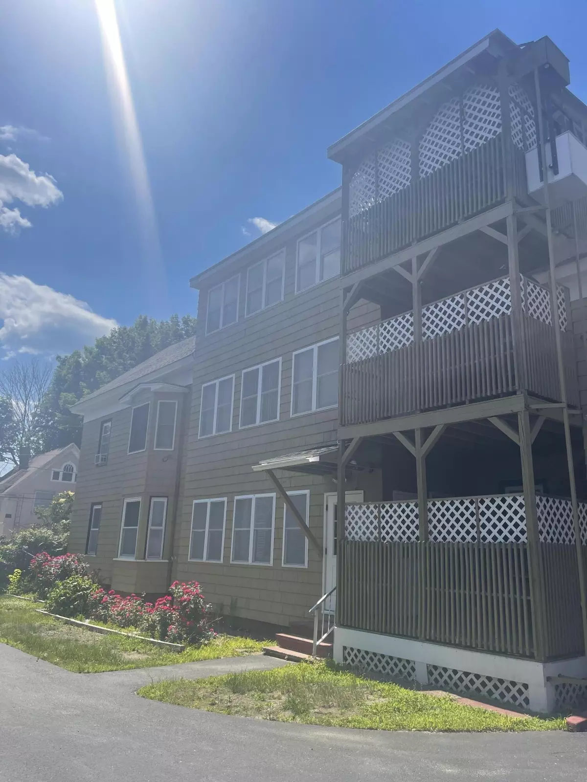 Auburn, ME 04210,9 Winter ST