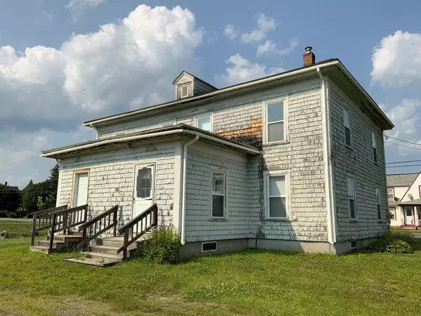 Vassalboro, ME 04989,1022 Main ST
