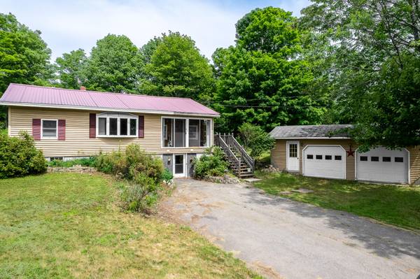 882 Main ST, Corinth, ME 04427