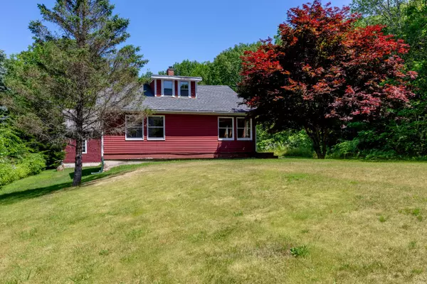 Waldoboro, ME 04572,522 Friendship RD