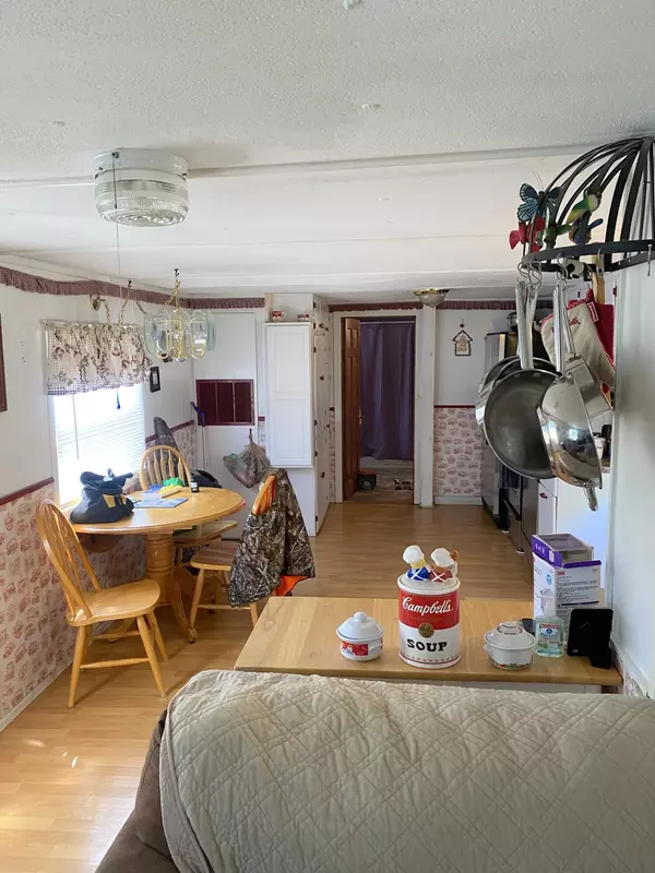 Norridgewock, ME 04957,26 Airport RD