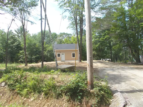 11 Moores Mills RD, Skowhegan, ME 04976