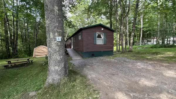 1051 Gardiner RD #4, Wiscasset, ME 04578