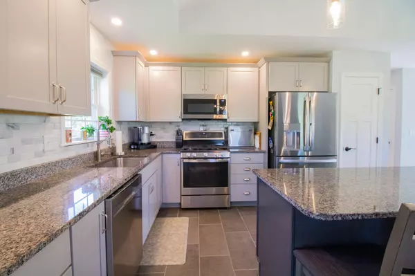 Hermon, ME 04401,50 Nye LN