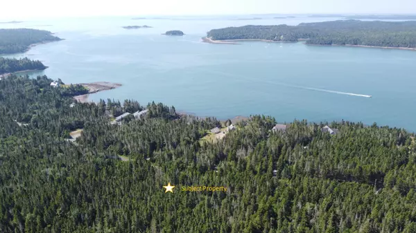 34 Yoho Head RD, Machiasport, ME 04655