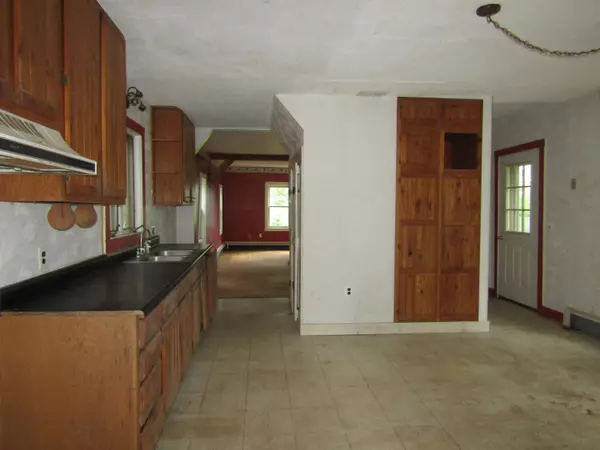 Norway, ME 04268,8 Walker AVE