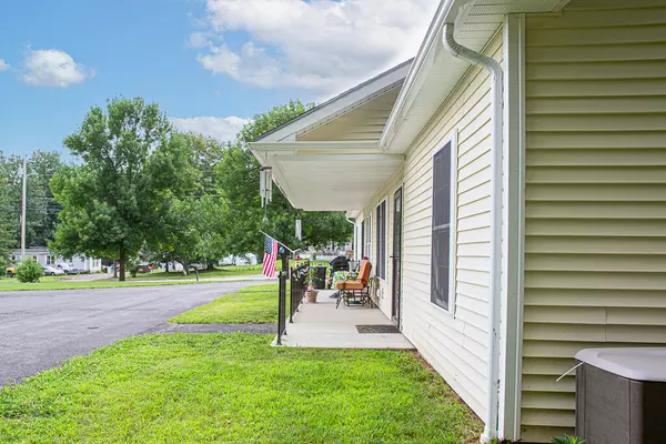 Oakland, ME 04963,125 High ST