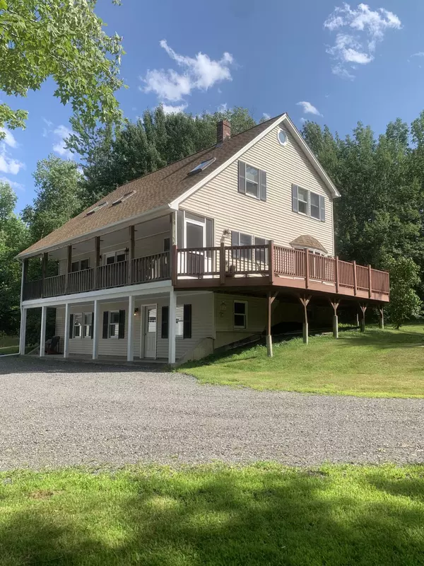 1132 North RD, Newburgh, ME 04444