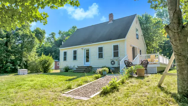 15 Peartree LN, Windham, ME 04062