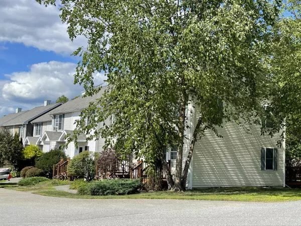 4 River Village DR #4, Milford, ME 04461