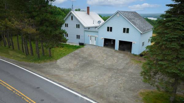 531 Vassalboro RD, China, ME 04358