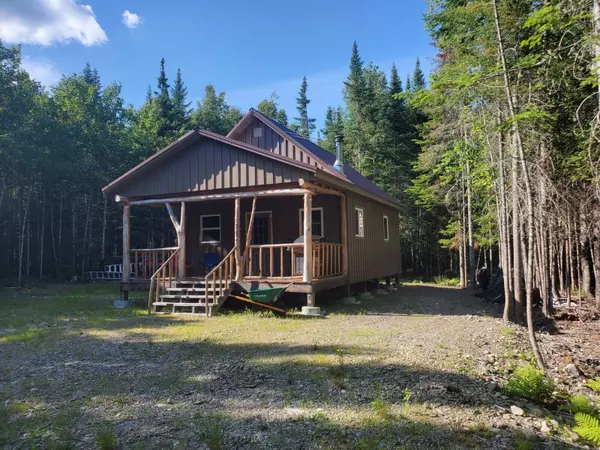 85 Mattakeunk RD, Winn, ME 04495