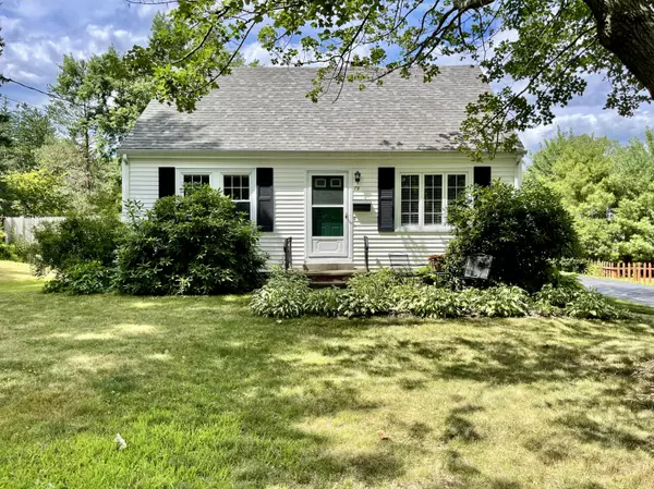 79 Longfellow ST, Westbrook, ME 04092