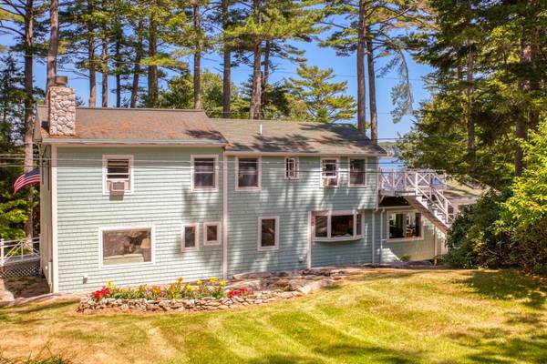 37 Beach RD, Boothbay Harbor, ME 04538