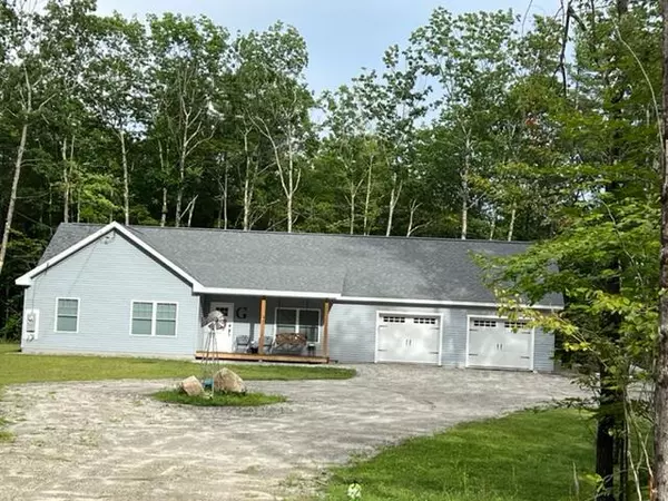 43 Destinee LN, Naples, ME 04055