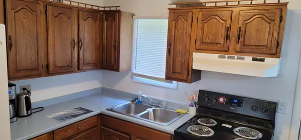 East Millinocket, ME 04430,6 Union ST