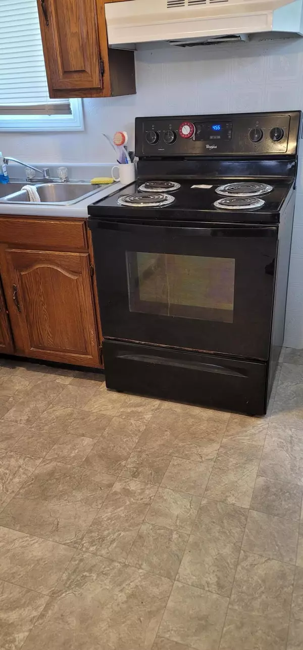 East Millinocket, ME 04430,6 Union ST