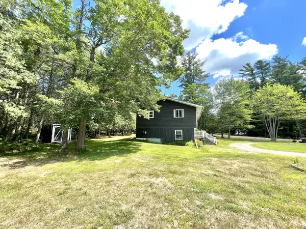 Milford, ME 04461,12 Hemlock LN