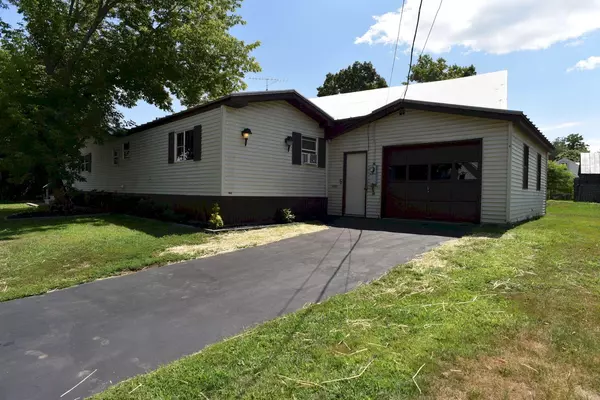 Madison, ME 04950,24 Houghton ST