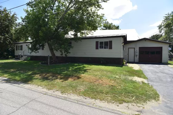 Madison, ME 04950,24 Houghton ST