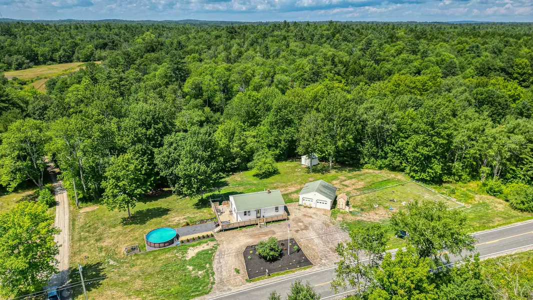 656 White RD, Bowdoinham, ME 04008