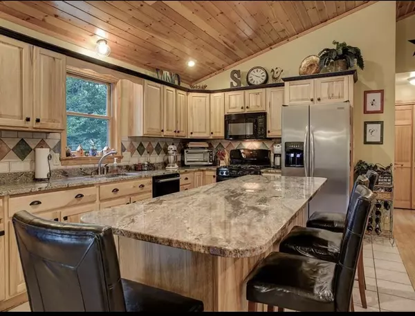 Oakland, ME 04963,142 Hussey Hill RD