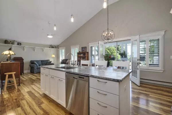 32 Cabana DR #32, Rockport, ME 04856
