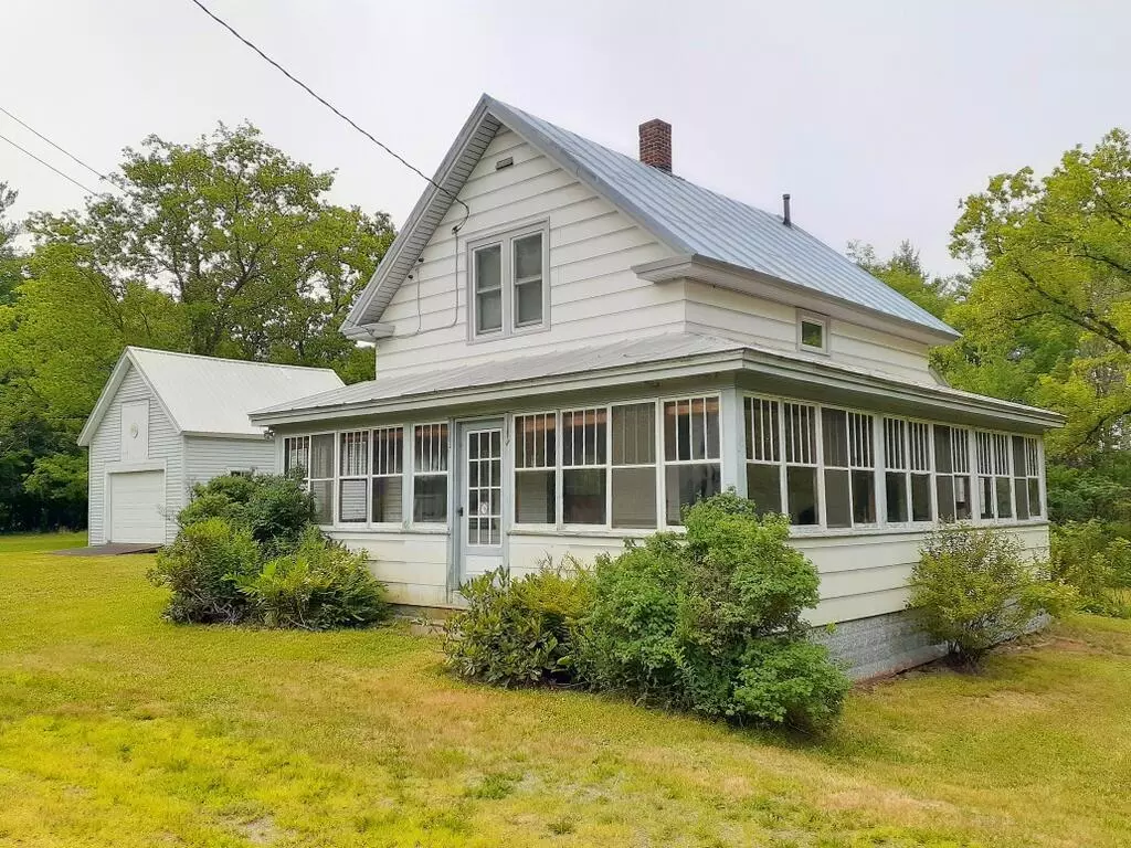 Avon, ME 04966,16 Elm ST