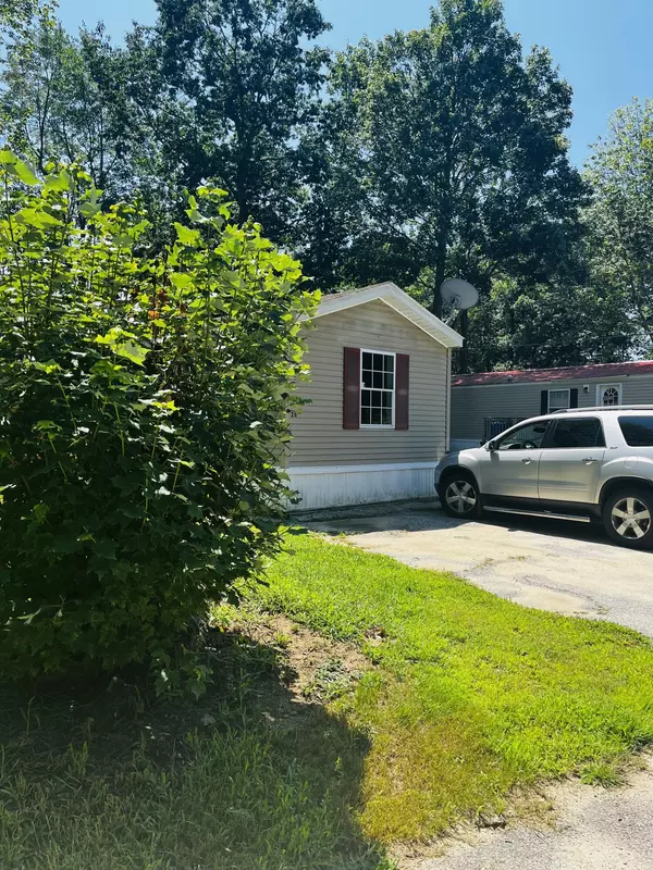 Gray, ME 04039,127 Shaker RD #28