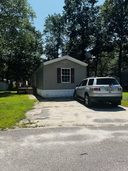 127 Shaker RD #28, Gray, ME 04039