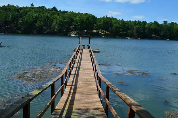 10 Ratcliffe RD, Westport Island, ME 04578