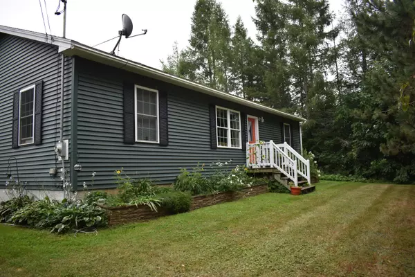 Newport, ME 04953,19 Peck DR