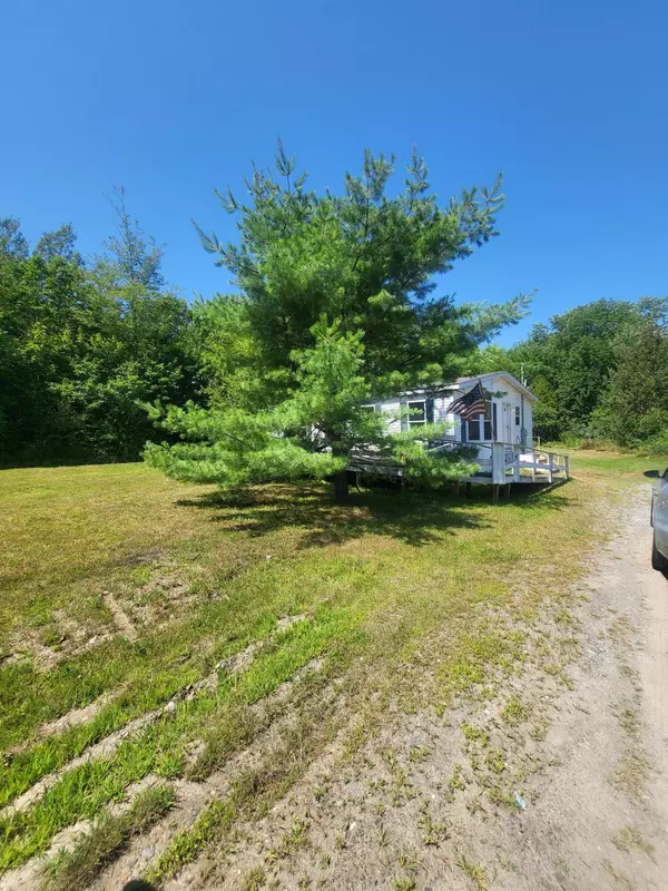 Norridgewock, ME 04957,645 Mercer RD