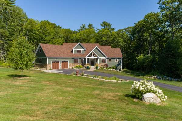 11 Nissen Farm LN, Damariscotta, ME 04543