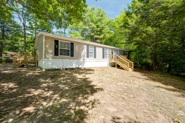 11 Lumberjack DR, Naples, ME 04055