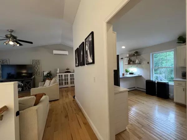 Hermon, ME 04401,711 Bog RD