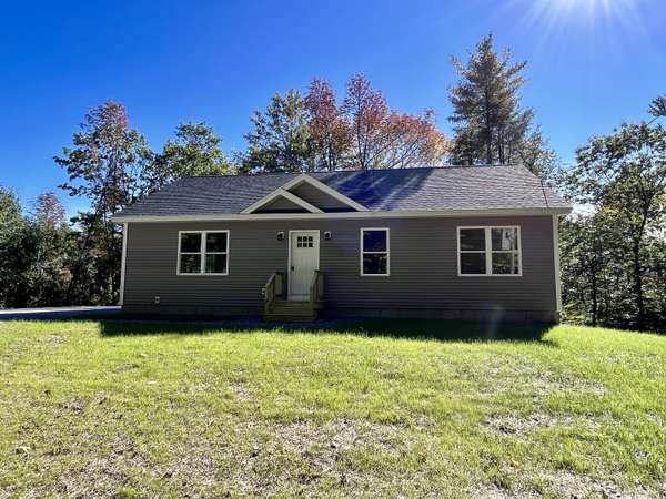 64 Burgess RD, Casco, ME 04015