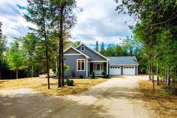 54 Forest Hill LN, Surry, ME 04684