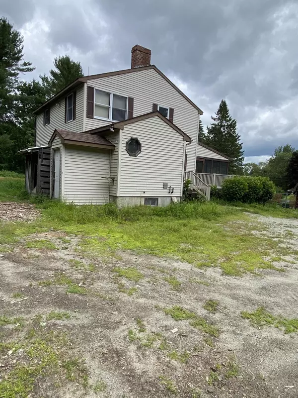 Oakland, ME 04963,263 Middle RD