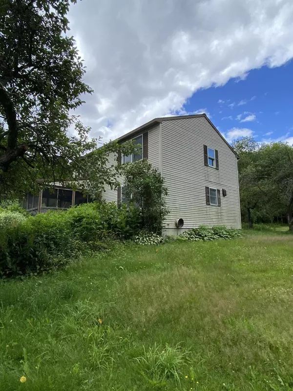 Oakland, ME 04963,263 Middle RD