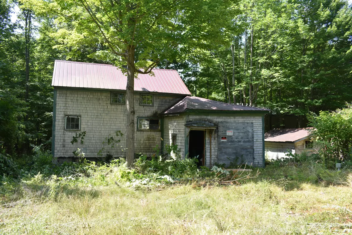 Winthrop, ME 04364,23 Lambert ST