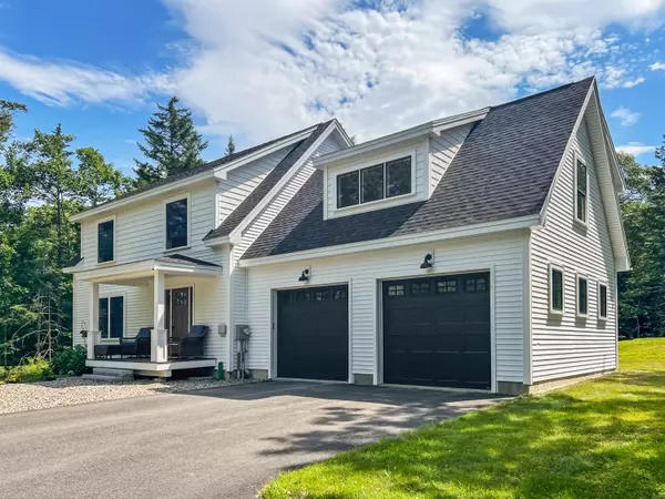 39 Newfield RD, Freeport, ME 04032