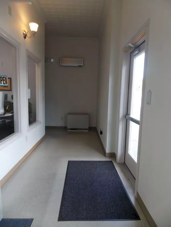 Madison, ME 04950,52 Main ST