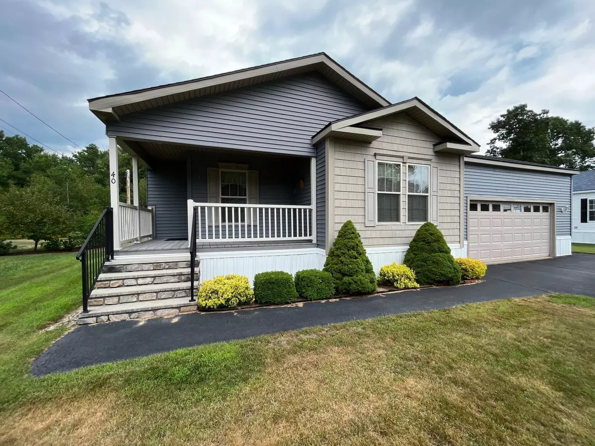 Lyman, ME 04002,40 Candlewood DR